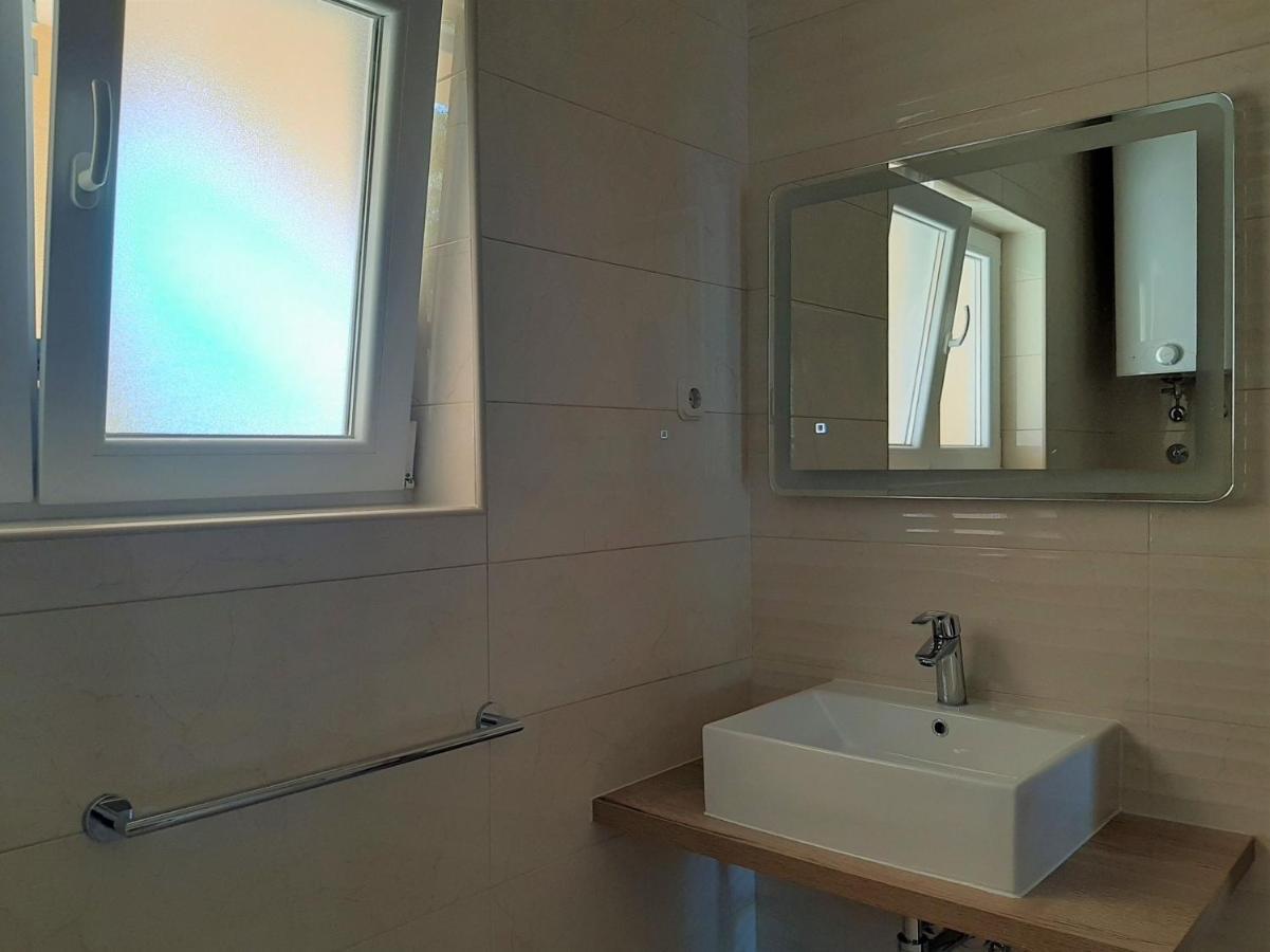 Apartments Edo Novalja Extérieur photo